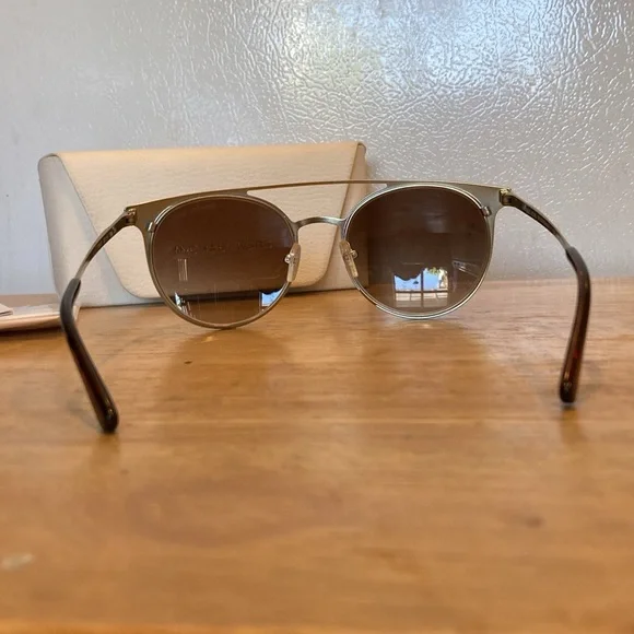 MICHAEL KORS Sunglasses - Picture 2 of 5